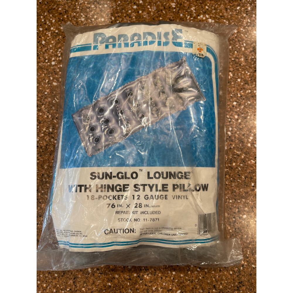 VINTAGE 1983 SUN-GLO LOUNGE WITH HINGE STYLE PILLOW